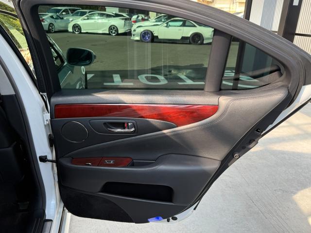 ご来店の際は便利でお得な来店予約機能をご利用ください♪来店予約機能をご利用の上、ご成約頂きますと【ＱＵＯカード１０，０００円分】さらに【ガソリン満タン納車】をプレゼントさせて頂きます☆