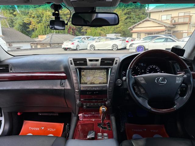 ご来店の際は便利でお得な来店予約機能をご利用ください♪来店予約機能をご利用の上、ご成約頂きますと【ＱＵＯカード１０，０００円分】さらに【ガソリン満タン納車】をプレゼントさせて頂きます☆