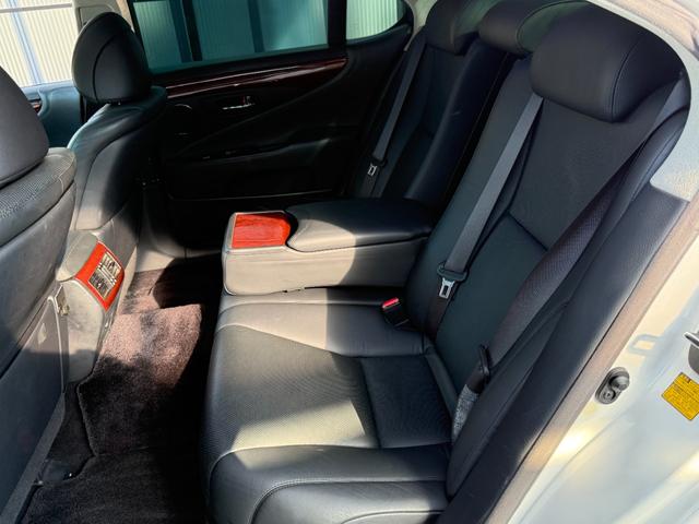 ご来店の際は便利でお得な来店予約機能をご利用ください♪来店予約機能をご利用の上、ご成約頂きますと【ＱＵＯカード１０，０００円分】さらに【ガソリン満タン納車】をプレゼントさせて頂きます☆