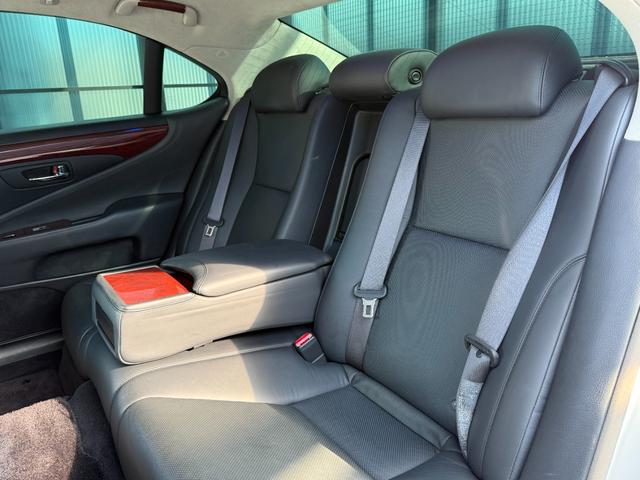 ご来店の際は便利でお得な来店予約機能をご利用ください♪来店予約機能をご利用の上、ご成約頂きますと【ＱＵＯカード１０，０００円分】さらに【ガソリン満タン納車】をプレゼントさせて頂きます☆