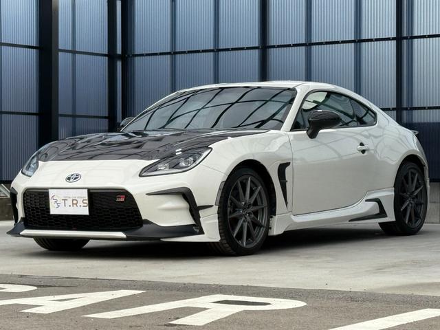 ＧＲ８６ ＲＺ　全国対応２年走行無制限保証　ＧＲフルエアロ　カーボンダクトボンネット　ＴＲＤマフラー　９インチナビ　Ｂｌｕｅｔｏｏｔｈ接続　バックカメラ　フルセグ　シートヒーター　ＥＴＣ　ハーフレザーシート　禁煙車（7枚目）