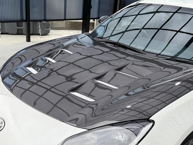 ＧＲ８６ ＲＺ　全国対応２年走行無制限保証　ＧＲフルエアロ　カーボンダクトボンネット　ＴＲＤマフラー　９インチナビ　Ｂｌｕｅｔｏｏｔｈ接続　バックカメラ　フルセグ　シートヒーター　ＥＴＣ　ハーフレザーシート　禁煙車（10枚目）