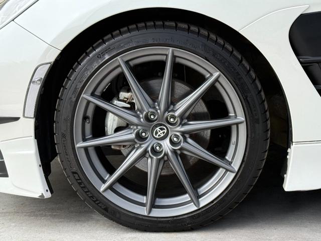 ＧＲ８６ ＲＺ　全国対応２年走行無制限保証　ＧＲフルエアロ　カーボンダクトボンネット　ＴＲＤマフラー　９インチナビ　Ｂｌｕｅｔｏｏｔｈ接続　バックカメラ　フルセグ　シートヒーター　ＥＴＣ　ハーフレザーシート　禁煙車（14枚目）