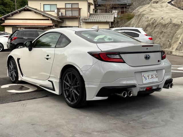 ＧＲ８６ ＲＺ　全国対応２年走行無制限保証　ＧＲフルエアロ　カーボンダクトボンネット　ＴＲＤマフラー　９インチナビ　Ｂｌｕｅｔｏｏｔｈ接続　バックカメラ　フルセグ　シートヒーター　ＥＴＣ　ハーフレザーシート　禁煙車（23枚目）