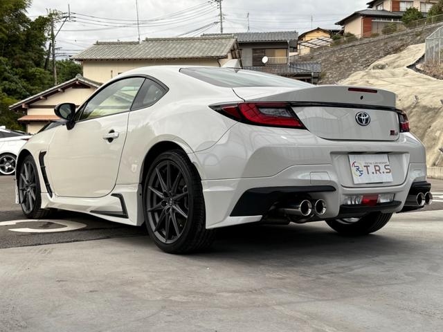 ＧＲ８６ ＲＺ　全国対応２年走行無制限保証　ＧＲフルエアロ　カーボンダクトボンネット　ＴＲＤマフラー　９インチナビ　Ｂｌｕｅｔｏｏｔｈ接続　バックカメラ　フルセグ　シートヒーター　ＥＴＣ　ハーフレザーシート　禁煙車（26枚目）