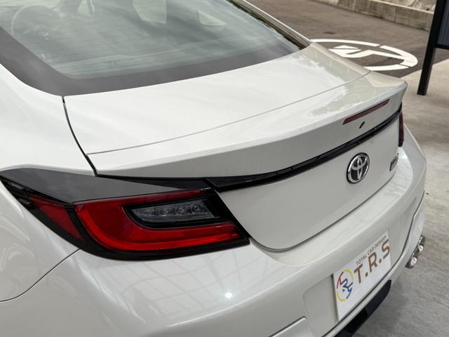 ＧＲ８６ ＲＺ　全国対応２年走行無制限保証　ＧＲフルエアロ　カーボンダクトボンネット　ＴＲＤマフラー　９インチナビ　Ｂｌｕｅｔｏｏｔｈ接続　バックカメラ　フルセグ　シートヒーター　ＥＴＣ　ハーフレザーシート　禁煙車（32枚目）