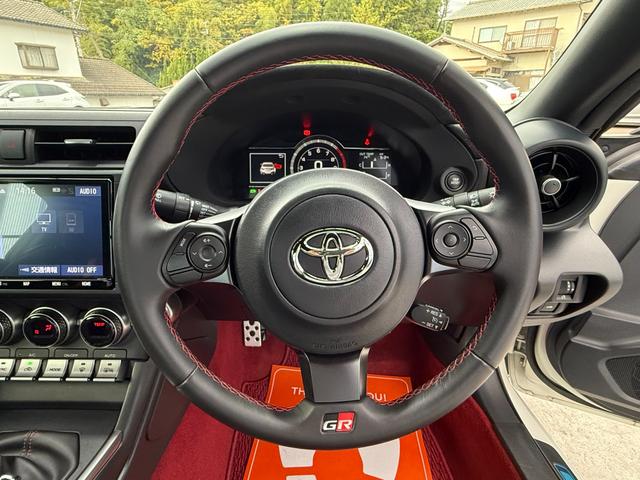 ＧＲ８６ ＲＺ　全国対応２年走行無制限保証　ＧＲフルエアロ　カーボンダクトボンネット　ＴＲＤマフラー　９インチナビ　Ｂｌｕｅｔｏｏｔｈ接続　バックカメラ　フルセグ　シートヒーター　ＥＴＣ　ハーフレザーシート　禁煙車（52枚目）