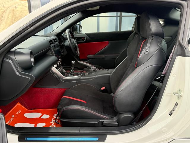 ＧＲ８６ ＲＺ　全国対応２年走行無制限保証　ＧＲフルエアロ　カーボンダクトボンネット　ＴＲＤマフラー　９インチナビ　Ｂｌｕｅｔｏｏｔｈ接続　バックカメラ　フルセグ　シートヒーター　ＥＴＣ　ハーフレザーシート　禁煙車（63枚目）