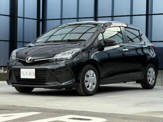 ヴィッツ １．３Ｆ　ＬＥＤエディション　全国対応２年保証　新車ワンオーナー　禁煙車　Ｂｌｕｅｔｏｏｔｈ接続　バックカメラ　ＳＤナビ地デジ　スマートキー２個　ＥＴＣ　点検整備記録簿　ＬＥＤヘッドライト　アイドリングストップ　レーンアシスト（6枚目）