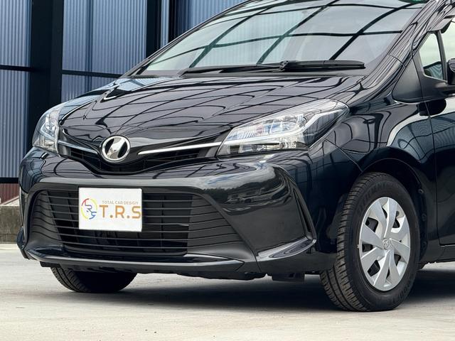 ヴィッツ １．３Ｆ　ＬＥＤエディション　全国対応２年保証　新車ワンオーナー　禁煙車　Ｂｌｕｅｔｏｏｔｈ接続　バックカメラ　ＳＤナビ地デジ　スマートキー２個　ＥＴＣ　点検整備記録簿　ＬＥＤヘッドライト　アイドリングストップ　レーンアシスト（7枚目）