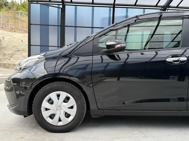 ヴィッツ １．３Ｆ　ＬＥＤエディション　全国対応２年保証　新車ワンオーナー　禁煙車　Ｂｌｕｅｔｏｏｔｈ接続　バックカメラ　ＳＤナビ地デジ　スマートキー２個　ＥＴＣ　点検整備記録簿　ＬＥＤヘッドライト　アイドリングストップ　レーンアシスト（11枚目）