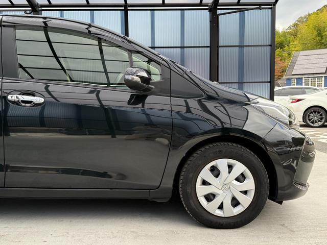 ヴィッツ １．３Ｆ　ＬＥＤエディション　全国対応２年保証　新車ワンオーナー　禁煙車　Ｂｌｕｅｔｏｏｔｈ接続　バックカメラ　ＳＤナビ地デジ　スマートキー２個　ＥＴＣ　点検整備記録簿　ＬＥＤヘッドライト　アイドリングストップ　レーンアシスト（17枚目）