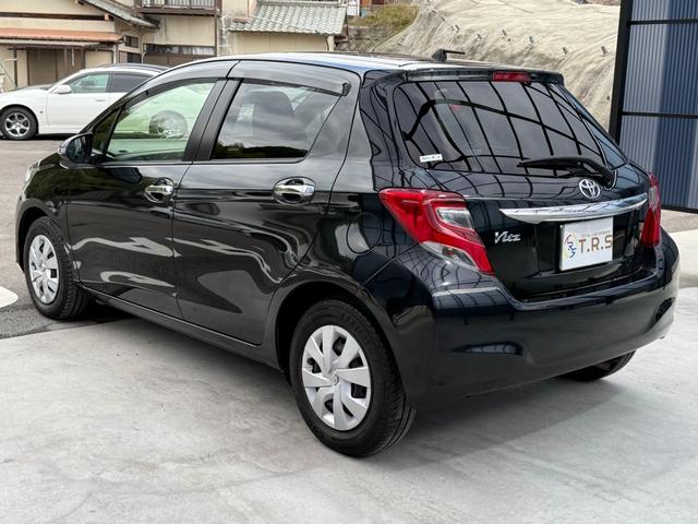 ヴィッツ １．３Ｆ　ＬＥＤエディション　全国対応２年保証　新車ワンオーナー　禁煙車　Ｂｌｕｅｔｏｏｔｈ接続　バックカメラ　ＳＤナビ地デジ　スマートキー２個　ＥＴＣ　点検整備記録簿　ＬＥＤヘッドライト　アイドリングストップ　レーンアシスト（22枚目）