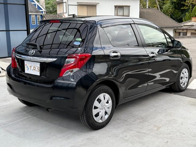 ヴィッツ １．３Ｆ　ＬＥＤエディション　全国対応２年保証　新車ワンオーナー　禁煙車　Ｂｌｕｅｔｏｏｔｈ接続　バックカメラ　ＳＤナビ地デジ　スマートキー２個　ＥＴＣ　点検整備記録簿　ＬＥＤヘッドライト　アイドリングストップ　レーンアシスト（23枚目）