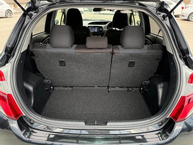 ヴィッツ １．３Ｆ　ＬＥＤエディション　全国対応２年保証　新車ワンオーナー　禁煙車　Ｂｌｕｅｔｏｏｔｈ接続　バックカメラ　ＳＤナビ地デジ　スマートキー２個　ＥＴＣ　点検整備記録簿　ＬＥＤヘッドライト　アイドリングストップ　レーンアシスト（27枚目）