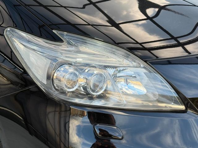 プリウス Ｓツーリングセレクション　全国対応２年ハイブリット保証　８インチナビ　Ｂｌｕｅｔｏｏｔｈ接続　バックカメラ　フルセグ　ユーザー買取車　ＥＴＣ　スマートキー２個　エンジンスターター　後期モデル　ＬＥＤヘッドライト　スタットレス有（9枚目）