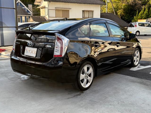 プリウス Ｓツーリングセレクション　全国対応２年ハイブリット保証　８インチナビ　Ｂｌｕｅｔｏｏｔｈ接続　バックカメラ　フルセグ　ユーザー買取車　ＥＴＣ　スマートキー２個　エンジンスターター　後期モデル　ＬＥＤヘッドライト　スタットレス有（29枚目）