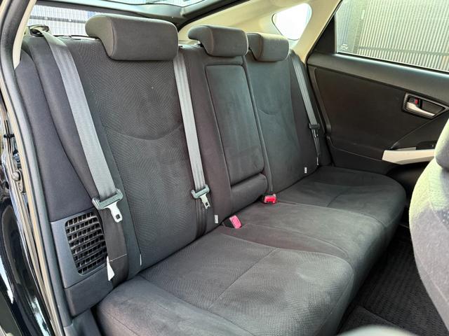 プリウス Ｓツーリングセレクション　全国対応２年ハイブリット保証　８インチナビ　Ｂｌｕｅｔｏｏｔｈ接続　バックカメラ　フルセグ　ユーザー買取車　ＥＴＣ　スマートキー２個　エンジンスターター　後期モデル　ＬＥＤヘッドライト　スタットレス有（40枚目）