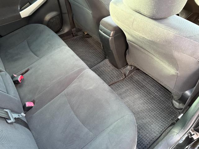 プリウス Ｓツーリングセレクション　全国対応２年ハイブリット保証　８インチナビ　Ｂｌｕｅｔｏｏｔｈ接続　バックカメラ　フルセグ　ユーザー買取車　ＥＴＣ　スマートキー２個　エンジンスターター　後期モデル　ＬＥＤヘッドライト　スタットレス有（41枚目）