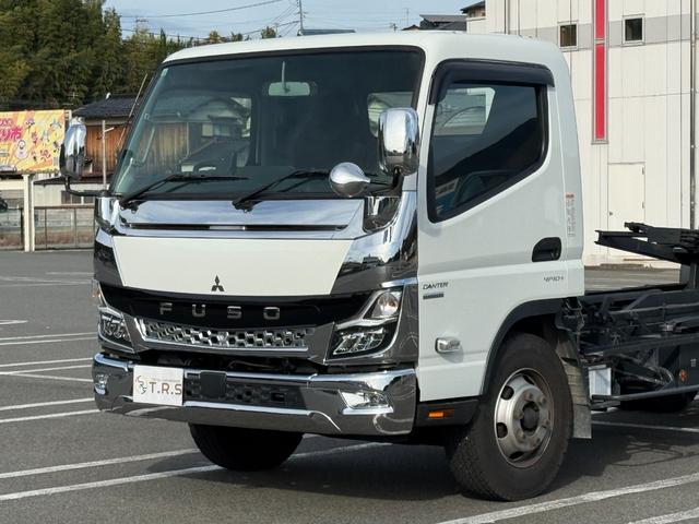 キャンター 積載車　セキサイシャ　キャリアカー　車輌運搬車　キャンターカスタム　ユニックネオ５　ＵＣ－３５（２０２１年式）　ラジコン　Ｂｌｕｅｔｏｏｔｈオーディオ　スマートキー　積載量３１５０キロ　荷台寸法　長さ５７０　幅２０７　メッキバンパー　左右開閉あおり（9枚目）