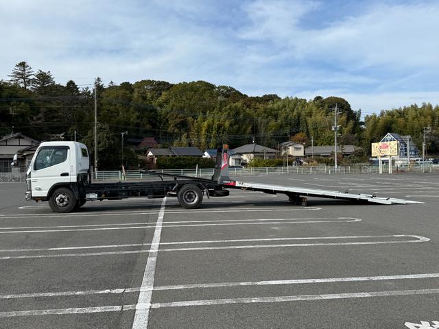 キャンター 積載車　セキサイシャ　キャリアカー　車輌運搬車　キャンターカスタム　ユニックネオ５　ＵＣ－３５（２０２１年式）　ラジコン　Ｂｌｕｅｔｏｏｔｈオーディオ　スマートキー　積載量３１５０キロ　荷台寸法　長さ５７０　幅２０７　メッキバンパー　左右開閉あおり（10枚目）