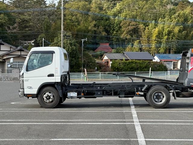キャンター 積載車　セキサイシャ　キャリアカー　車輌運搬車　キャンターカスタム　ユニックネオ５　ＵＣ－３５（２０２１年式）　ラジコン　Ｂｌｕｅｔｏｏｔｈオーディオ　スマートキー　積載量３１５０キロ　荷台寸法　長さ５７０　幅２０７　メッキバンパー　左右開閉あおり（11枚目）