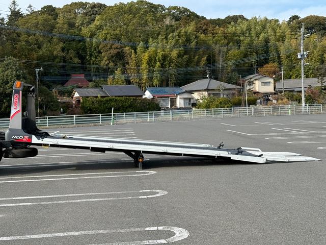 キャンター 積載車　セキサイシャ　キャリアカー　車輌運搬車　キャンターカスタム　ユニックネオ５　ＵＣ－３５（２０２１年式）　ラジコン　Ｂｌｕｅｔｏｏｔｈオーディオ　スマートキー　積載量３１５０キロ　荷台寸法　長さ５７０　幅２０７　メッキバンパー　左右開閉あおり（12枚目）