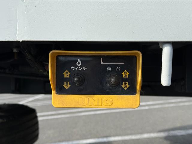 キャンター 積載車　セキサイシャ　キャリアカー　車輌運搬車　キャンターカスタム　ユニックネオ５　ＵＣ－３５（２０２１年式）　ラジコン　Ｂｌｕｅｔｏｏｔｈオーディオ　スマートキー　積載量３１５０キロ　荷台寸法　長さ５７０　幅２０７　メッキバンパー　左右開閉あおり（14枚目）