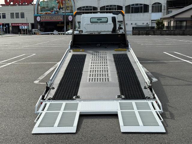キャンター 積載車　セキサイシャ　キャリアカー　車輌運搬車　キャンターカスタム　ユニックネオ５　ＵＣ－３５（２０２１年式）　ラジコン　Ｂｌｕｅｔｏｏｔｈオーディオ　スマートキー　積載量３１５０キロ　荷台寸法　長さ５７０　幅２０７　メッキバンパー　左右開閉あおり（16枚目）