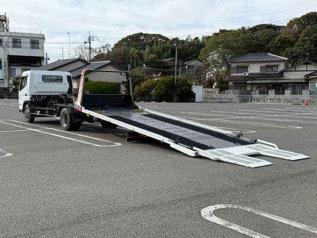 キャンター 積載車　セキサイシャ　キャリアカー　車輌運搬車　キャンターカスタム　ユニックネオ５　ＵＣ－３５（２０２１年式）　ラジコン　Ｂｌｕｅｔｏｏｔｈオーディオ　スマートキー　積載量３１５０キロ　荷台寸法　長さ５７０　幅２０７　メッキバンパー　左右開閉あおり（17枚目）