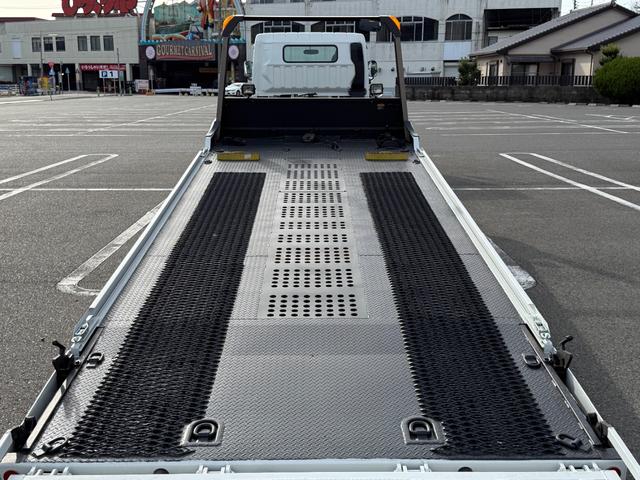 キャンター 積載車　セキサイシャ　キャリアカー　車輌運搬車　キャンターカスタム　ユニックネオ５　ＵＣ－３５（２０２１年式）　ラジコン　Ｂｌｕｅｔｏｏｔｈオーディオ　スマートキー　積載量３１５０キロ　荷台寸法　長さ５７０　幅２０７　メッキバンパー　左右開閉あおり（22枚目）