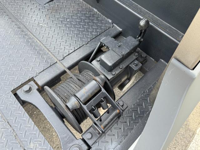 キャンター 積載車　セキサイシャ　キャリアカー　車輌運搬車　キャンターカスタム　ユニックネオ５　ＵＣ－３５（２０２１年式）　ラジコン　Ｂｌｕｅｔｏｏｔｈオーディオ　スマートキー　積載量３１５０キロ　荷台寸法　長さ５７０　幅２０７　メッキバンパー　左右開閉あおり（29枚目）