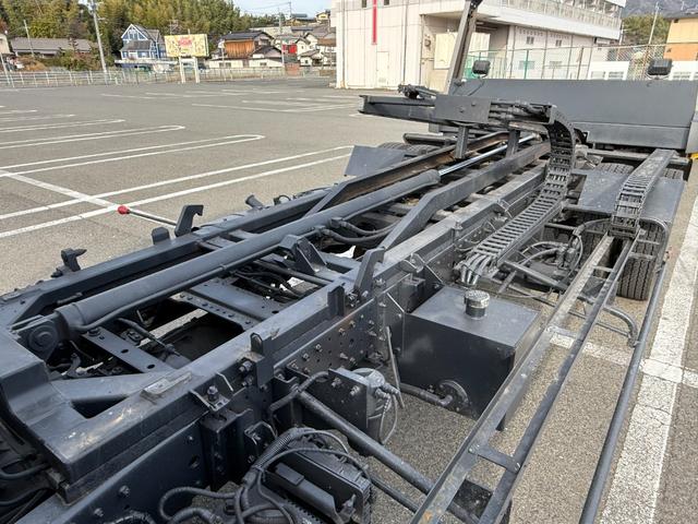 キャンター 積載車　セキサイシャ　キャリアカー　車輌運搬車　キャンターカスタム　ユニックネオ５　ＵＣ－３５（２０２１年式）　ラジコン　Ｂｌｕｅｔｏｏｔｈオーディオ　スマートキー　積載量３１５０キロ　荷台寸法　長さ５７０　幅２０７　メッキバンパー　左右開閉あおり（41枚目）