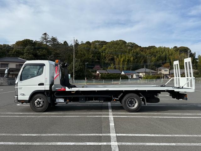 キャンター 積載車　セキサイシャ　キャリアカー　車輌運搬車　キャンターカスタム　ユニックネオ５　ＵＣ－３５（２０２１年式）　ラジコン　Ｂｌｕｅｔｏｏｔｈオーディオ　スマートキー　積載量３１５０キロ　荷台寸法　長さ５７０　幅２０７　メッキバンパー　左右開閉あおり（44枚目）