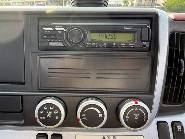 キャンター 積載車　セキサイシャ　キャリアカー　車輌運搬車　キャンターカスタム　ユニックネオ５　ＵＣ－３５（２０２１年式）　ラジコン　Ｂｌｕｅｔｏｏｔｈオーディオ　スマートキー　積載量３１５０キロ　荷台寸法　長さ５７０　幅２０７　メッキバンパー　左右開閉あおり（56枚目）