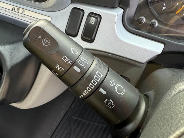 キャンター 積載車　セキサイシャ　キャリアカー　車輌運搬車　キャンターカスタム　ユニックネオ５　ＵＣ－３５（２０２１年式）　ラジコン　Ｂｌｕｅｔｏｏｔｈオーディオ　スマートキー　積載量３１５０キロ　荷台寸法　長さ５７０　幅２０７　メッキバンパー　左右開閉あおり（66枚目）