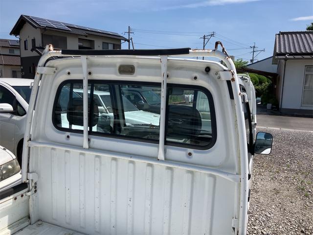 サンバートラック 　４ＷＤ　５速ミッション　エアコン　三方開　積載可能量３５０ｋｇ（5枚目）