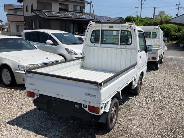 サンバートラック 　４ＷＤ　５速ミッション　エアコン　三方開　積載可能量３５０ｋｇ（10枚目）