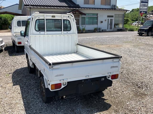 サンバートラック 　４ＷＤ　５速ミッション　エアコン　三方開　積載可能量３５０ｋｇ（12枚目）