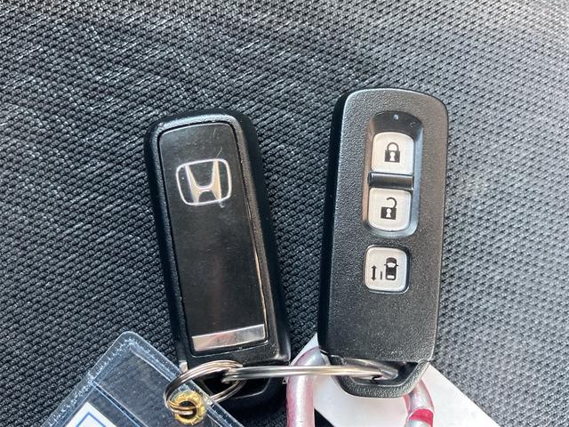 Ｎ－ＢＯＸカスタム Ｇ・Ｌパッケージ　ＨＩＤヘッドライト　純正エアロ　純正１４インチアルミ　片側電動スライドドア　スマートキー　ＥＴＣ　プッシュスターター　電動格納ドアミラー　オートエアコン　ベンチシート（5枚目）