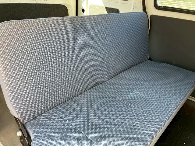 オートマ　エアコン　パワステ　Ｗエアバッグ　ハイルーフ　両側スライドドア　ヘッドライトレベライザー　ラジオ