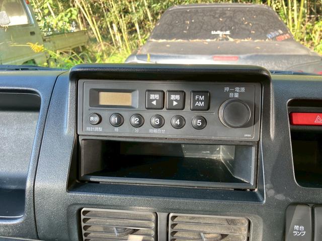 アクティトラック アタック　５速マニュアルミッション　４ＷＤ　ウルトラロー　ウルトラリバース　デフロック　エアコン　パワーステアリング　ＦＭ／ＡＭラジオ　荷台ランプ　ヘッドライトレベライザー　３方開（8枚目）