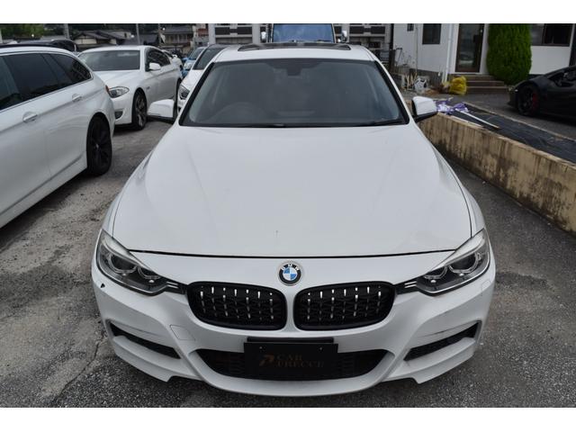 ３シリーズ ３２０ｉ　スポーツ　スマートキー　プッシュスタート　ステアリングスイッチ　サンルーフ　バックカメラ　リアエアコン（2枚目）
