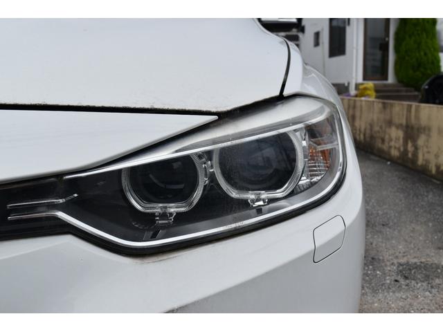 ３シリーズ ３２０ｉ　スポーツ　スマートキー　プッシュスタート　ステアリングスイッチ　サンルーフ　バックカメラ　リアエアコン（12枚目）