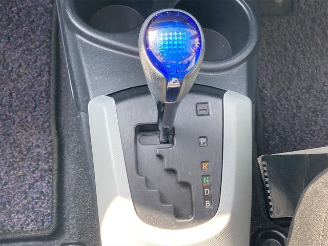 アクア Ｓ　走行７７８９８ｋｍ　車検２年付　スマートキー　ＥＴＣ　プッシュスターター　電動格納ドアミラー　オートライト　ＣＤデッキ　シートヒーター（6枚目）