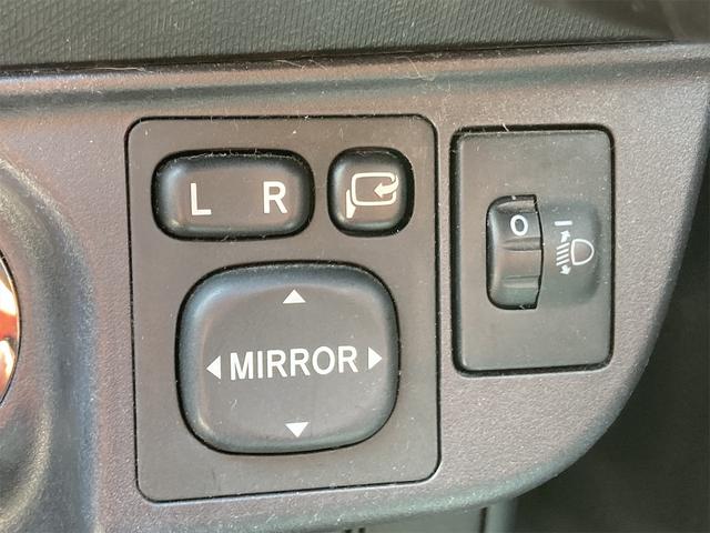 アクア Ｓ　走行７７８９８ｋｍ　車検２年付　スマートキー　ＥＴＣ　プッシュスターター　電動格納ドアミラー　オートライト　ＣＤデッキ　シートヒーター（10枚目）