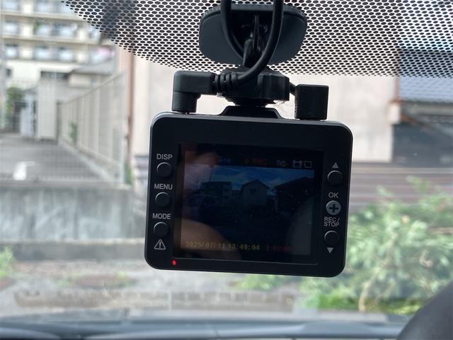 アクア Ｓ　前後ドライブレコーダー　スマートキー　ＥＴＣ　プッシュスターター　電動格納ドアミラー　オートエアコン　車検２年付（4枚目）