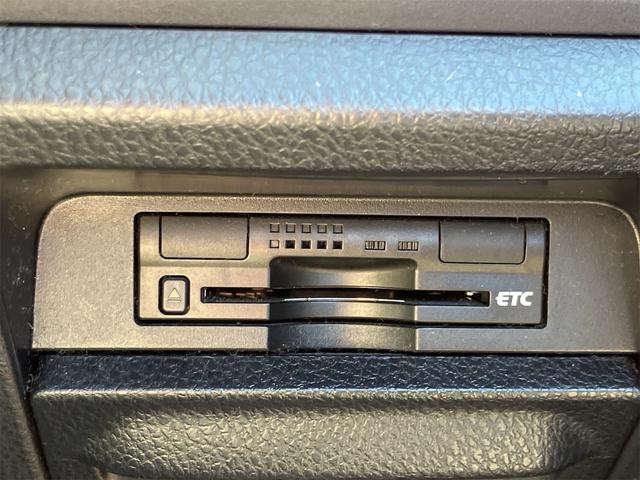 ノア ハイブリッドＧ　両側電動スライドドア　前後ドライブレコーダー　ナビ地デジＴＶ　バックカメラ　Ｂｌｕｅｔｏｏｔｈ　後席モニター　スマートキー　ＥＴＣ　オートライト　ＬＥＤヘッドライト　純正１５インチＡＷ（12枚目）