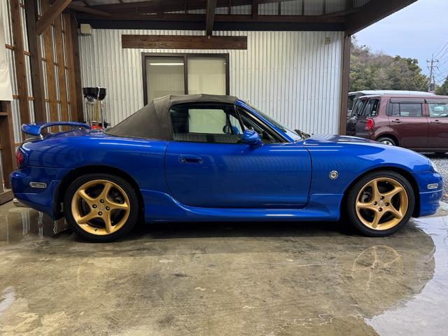 ロードスター マツダスピードロードスター　オープンカー　ＭＴ　キーレスエントリー　アルミホイール　衝突安全ボディ　ＡＢＳ　ＣＤ　エアコン　パワーステアリング　パワーウィンドウ（16枚目）