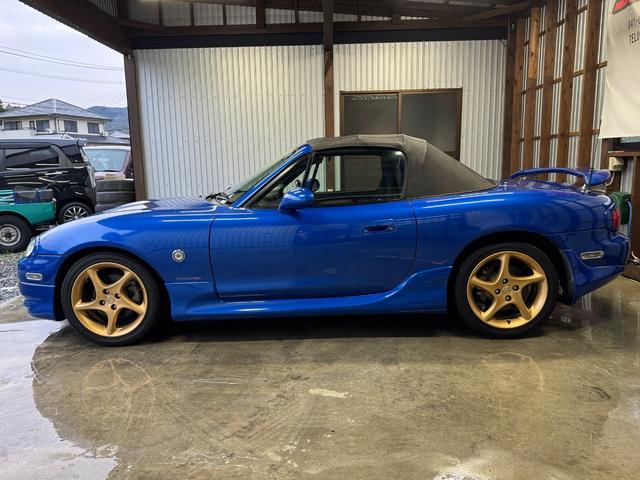 ロードスター マツダスピードロードスター　オープンカー　ＭＴ　キーレスエントリー　アルミホイール　衝突安全ボディ　ＡＢＳ　ＣＤ　エアコン　パワーステアリング　パワーウィンドウ（17枚目）